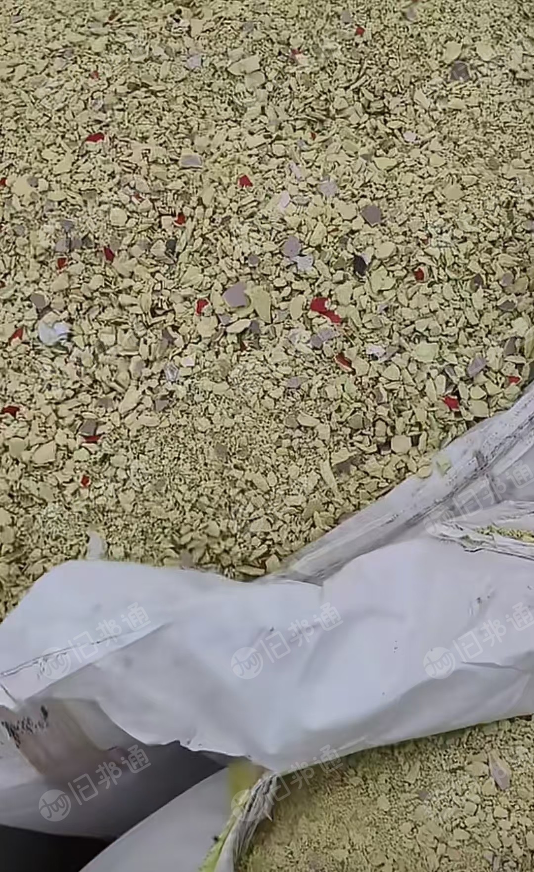 常年出售PVC扣板破碎料,PVC红蓝管破碎料,PVC墙板破碎料,PVC大小破碎料