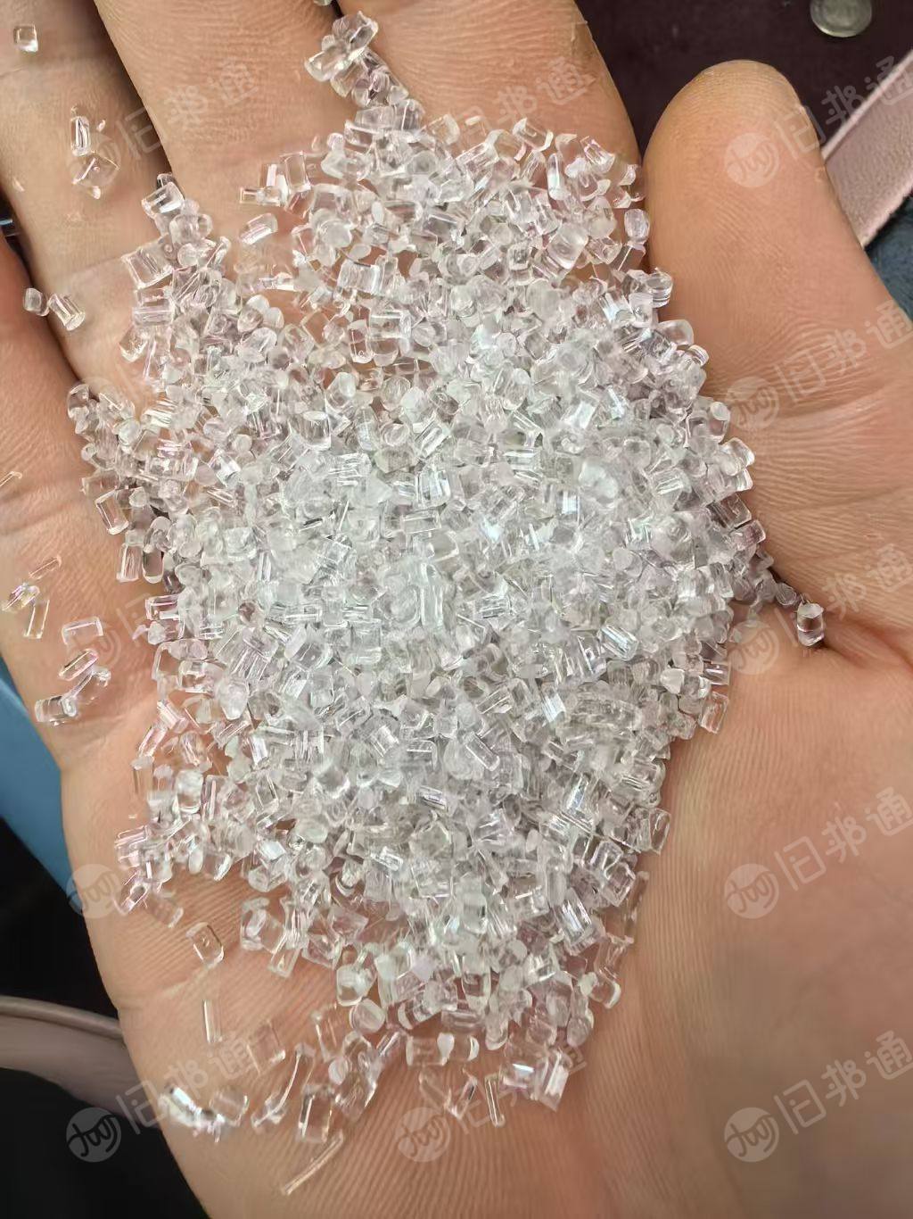 长期出售各种PC颗粒，一级白透，黄透特级，高黑亮PC颗粒，瓷白PC颗粒