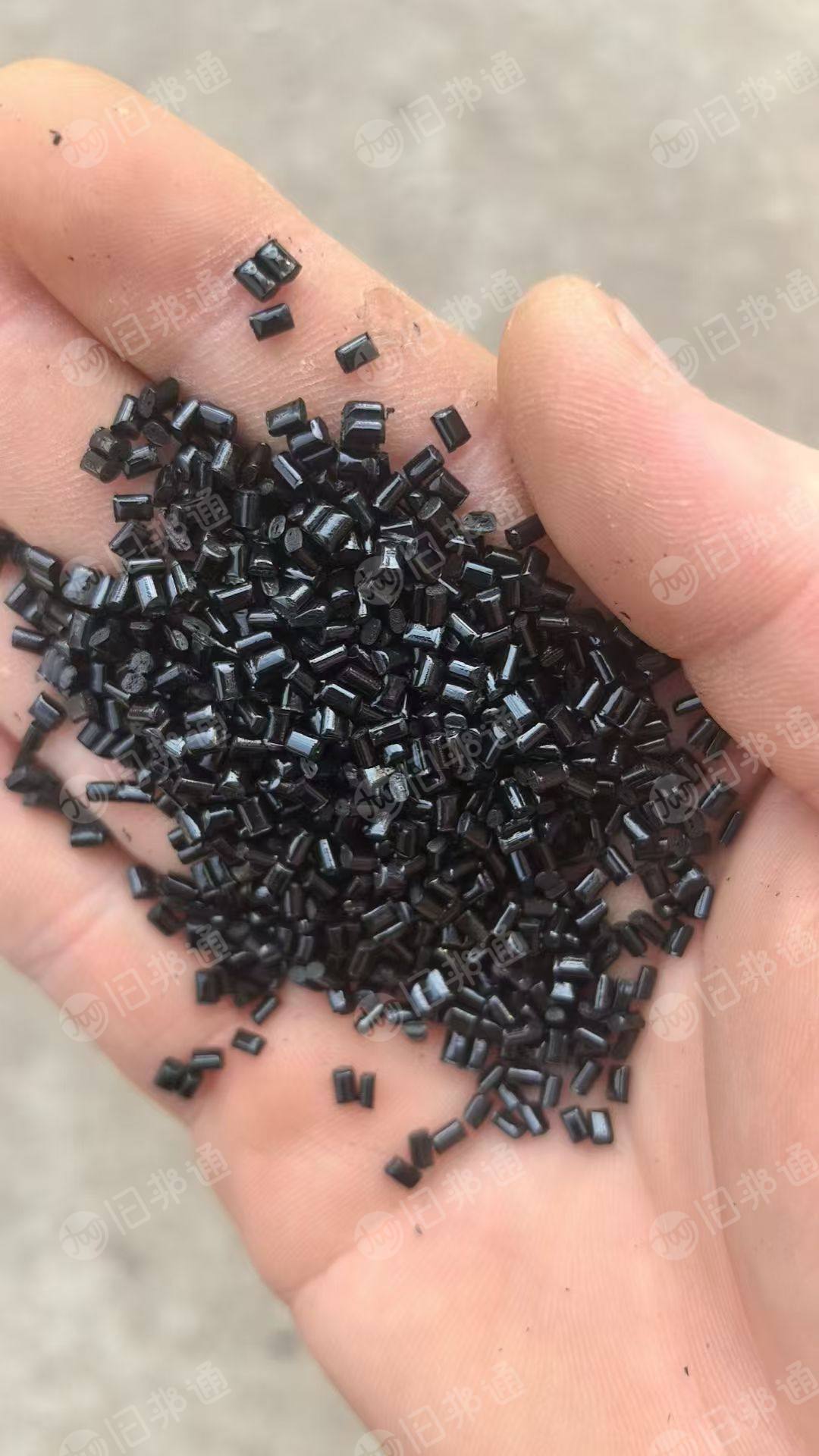 长期出售各种PC颗粒，一级白透，黄透特级，高黑亮PC颗粒，瓷白PC颗粒