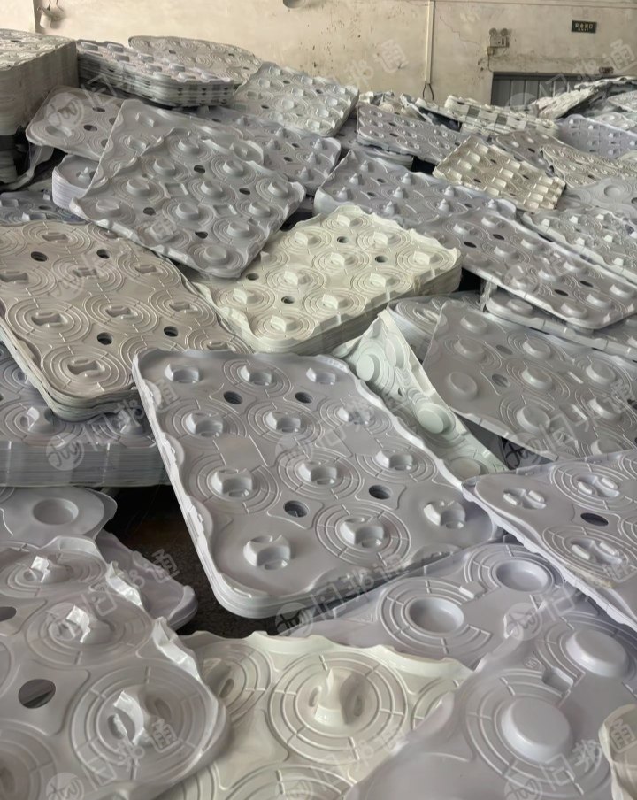 长期出售白色PVC氨纶片，定位片，在广东东莞