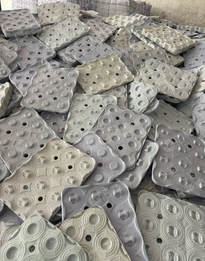 长期出售白色PVC氨纶片，定位片，在广东东莞