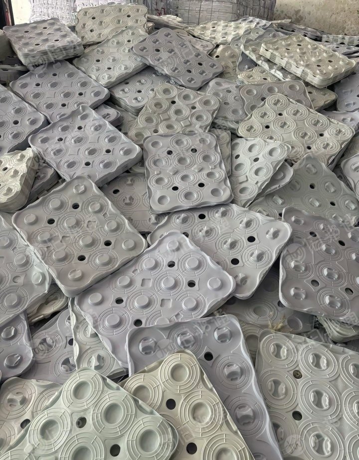 长期出售白色PVC氨纶片，定位片，在广东东莞