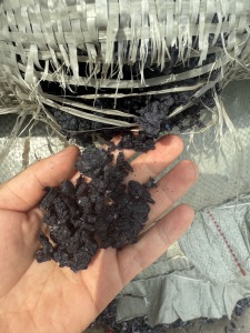 化纤厂常年大量收购涤纶泡料，涤纶颗粒，要纯涤纶的拉丝好一些的，每个月3000吨左右