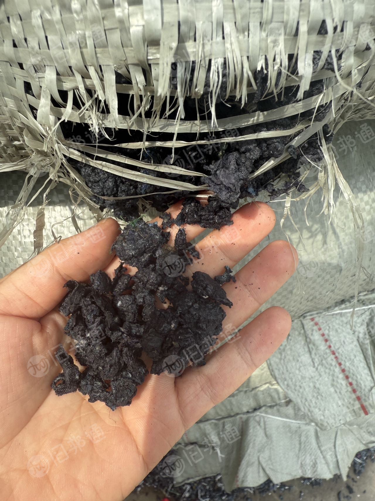 化纤厂常年大量收购涤纶泡料，涤纶颗粒，要纯涤纶的拉丝好一些的，每个月3000吨左右
