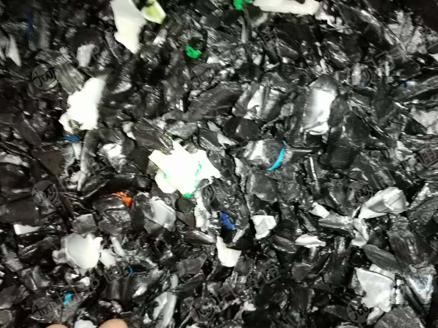 出售原生PE管道破碎料，HDPE管道破碎料