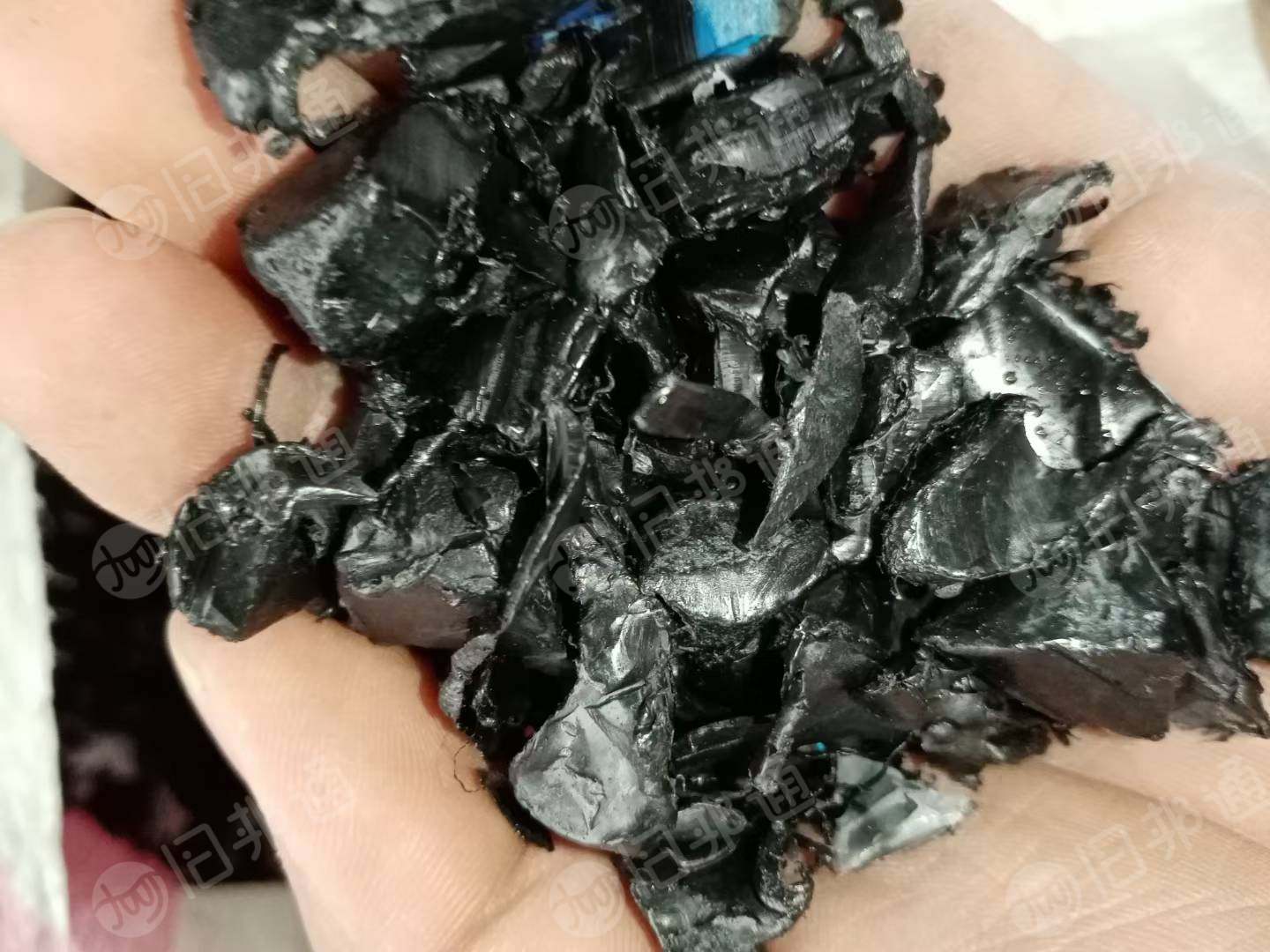 出售原生PE管道破碎料，HDPE管道破碎料