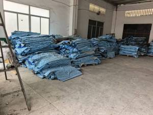 出售环保PVC革料，做充气游泳池下来的边角料，现货2000吨