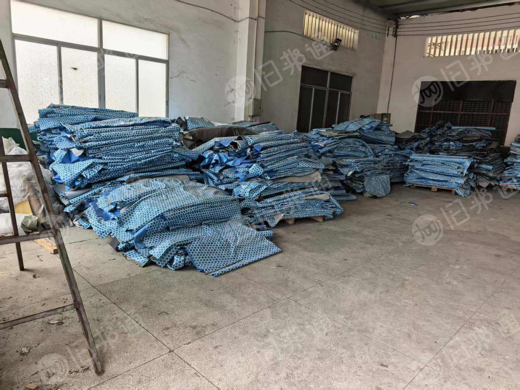 出售环保PVC革料，做充气游泳池下来的边角料，现货2000吨