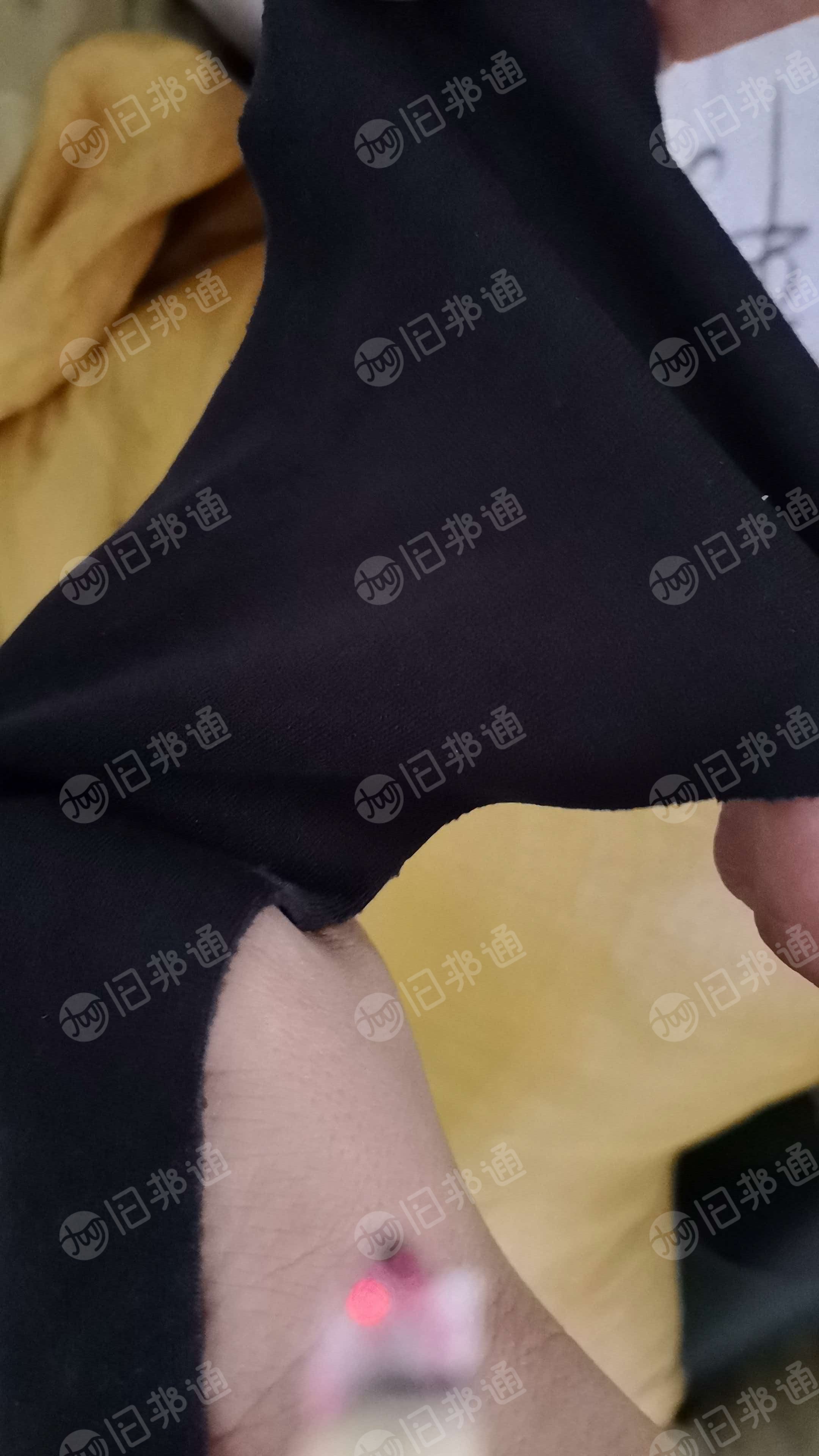 长期出售杂色氨纶废布，氨纶下脚料，黑色居多，统货出，月供10吨，在浙江嘉兴