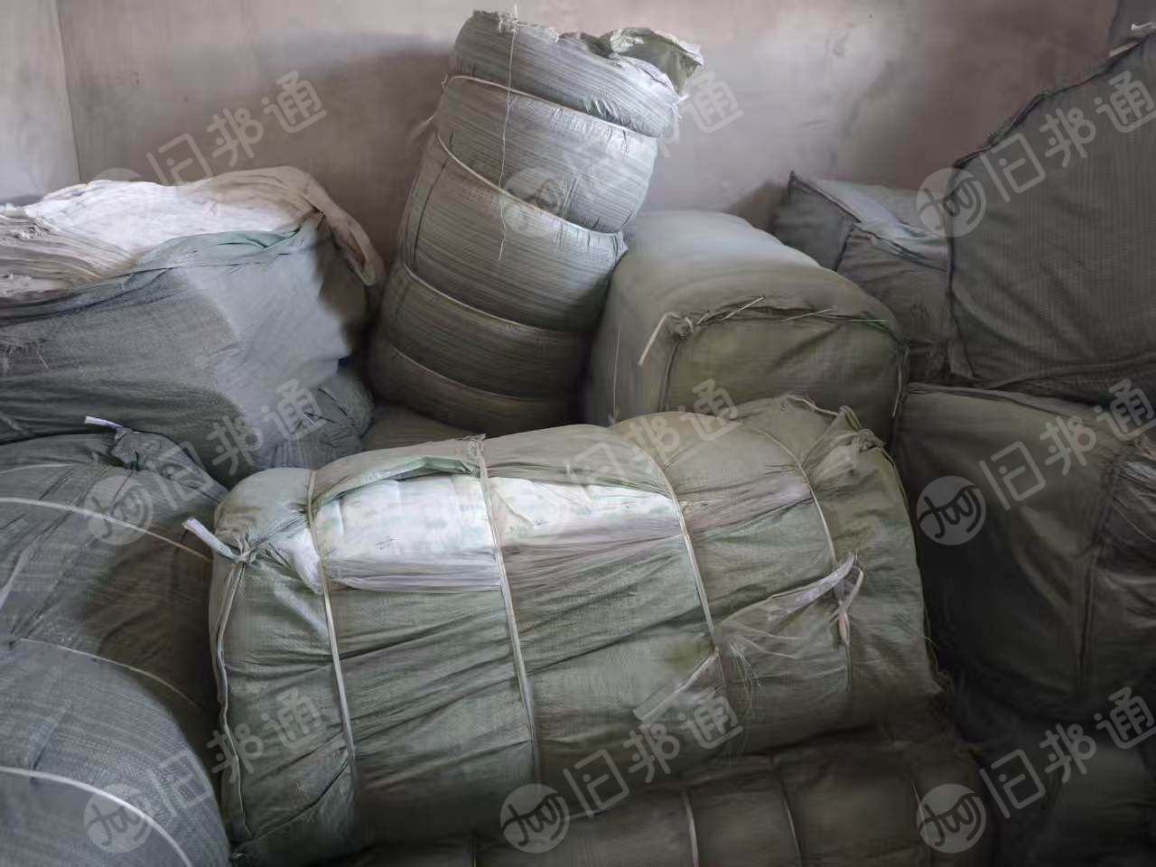 出售纯棉双层纱布，印花纱布，门幅1.5-1.6左右，密度是10884，现货有十几吨