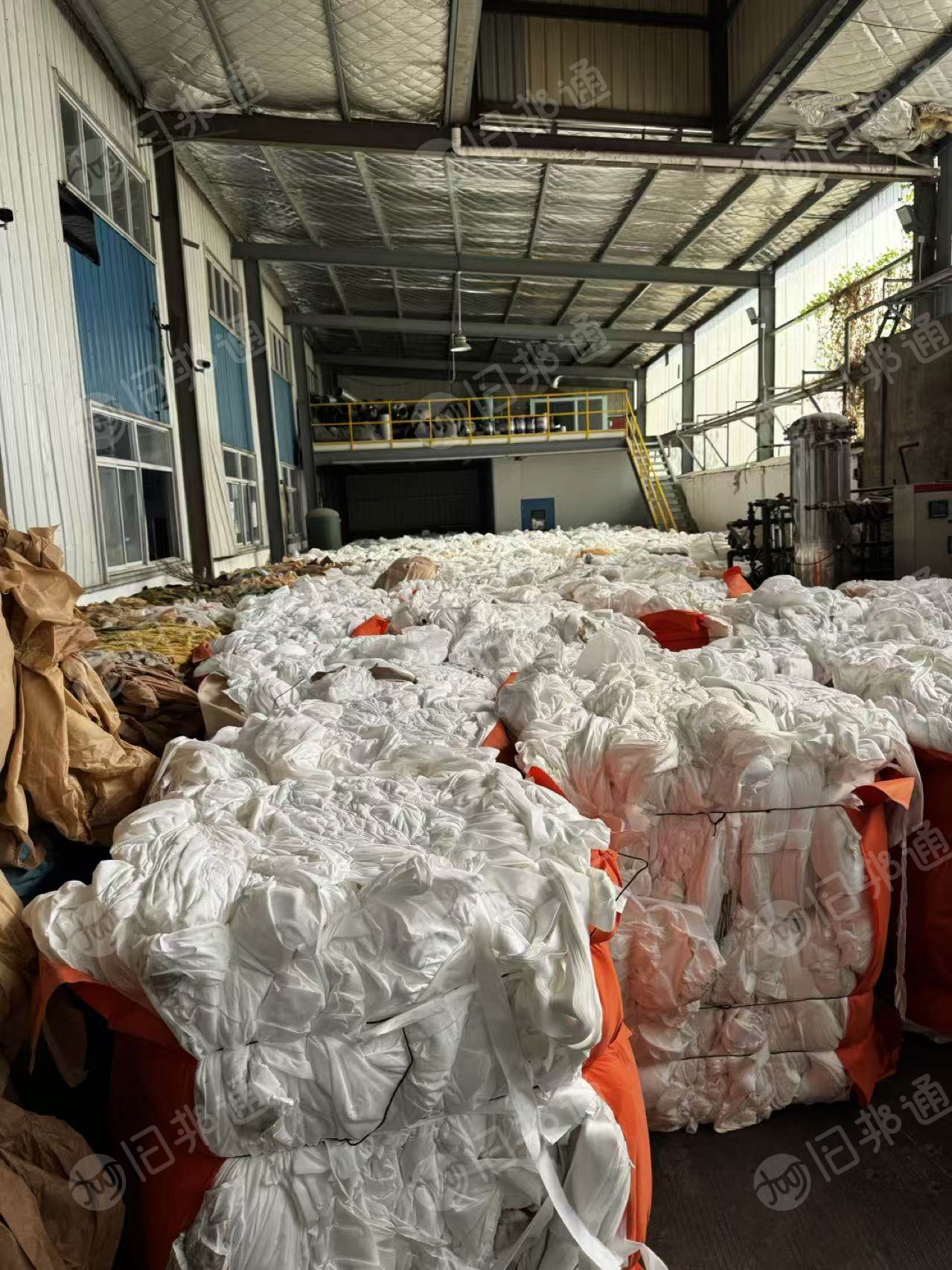厂家长期出售白色纯涤纶水刺无纺布边角料，涤纶无纺布，月供13米或者17米一车，货在江苏南通