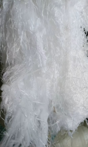 长期出售涤纶丝涤锦丝，含一点点锦纶，加弹厂下来的，可以开花造粒用，淡季每月10吨，旺季每月40吨左右