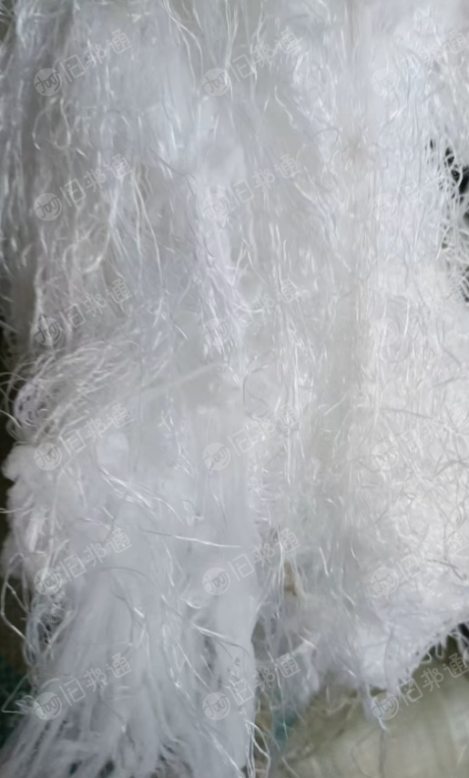 长期出售涤纶丝涤锦丝，含一点点锦纶，加弹厂下来的，可以开花造粒用，淡季每月10吨，旺季每月40吨左右