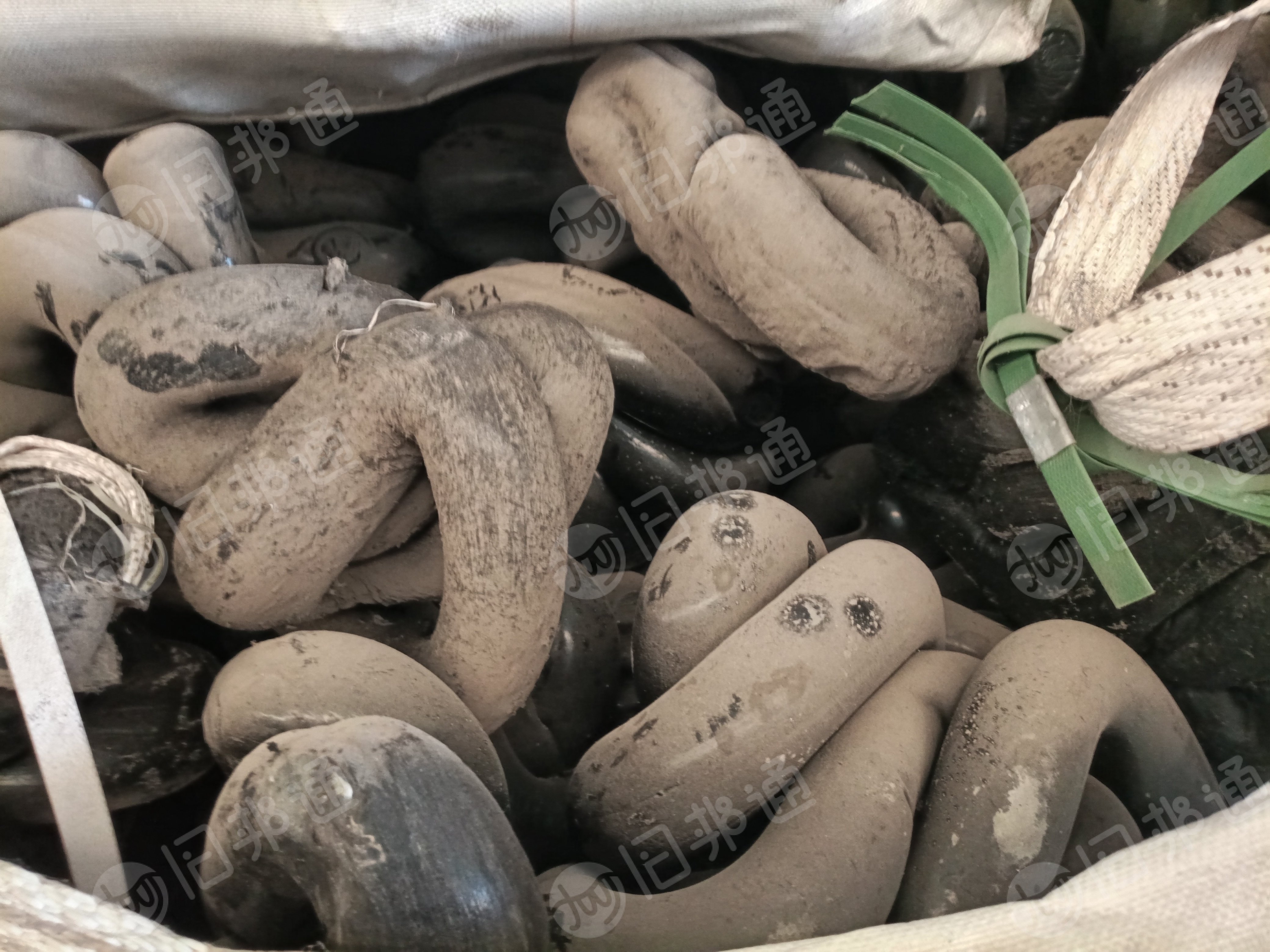 长期大量回收废旧编织袋，好一点的PP,PE杂膜，机头料，块料等，炼油用