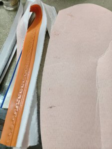 出售PVC皮革边角料，月供十几吨