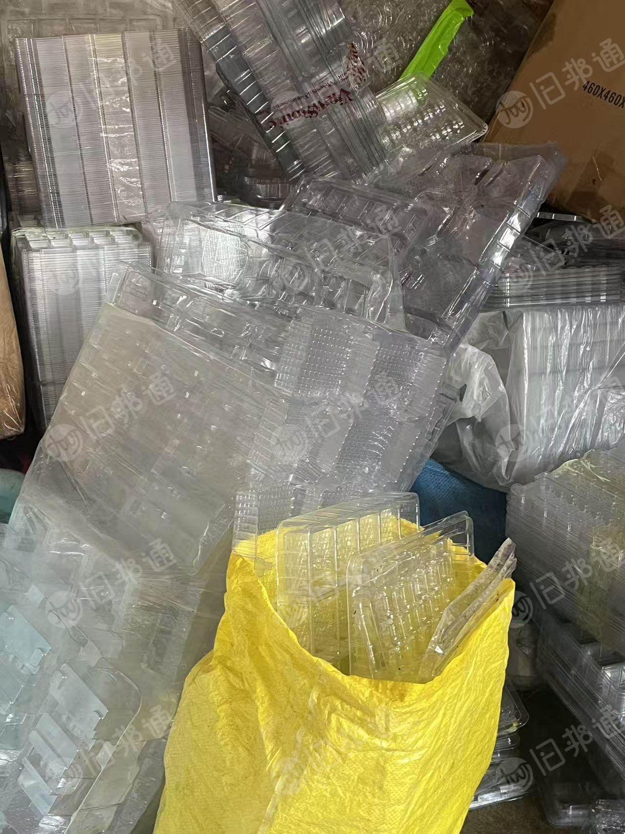 出售PET吸塑盒废料，带纸，每个月几吨