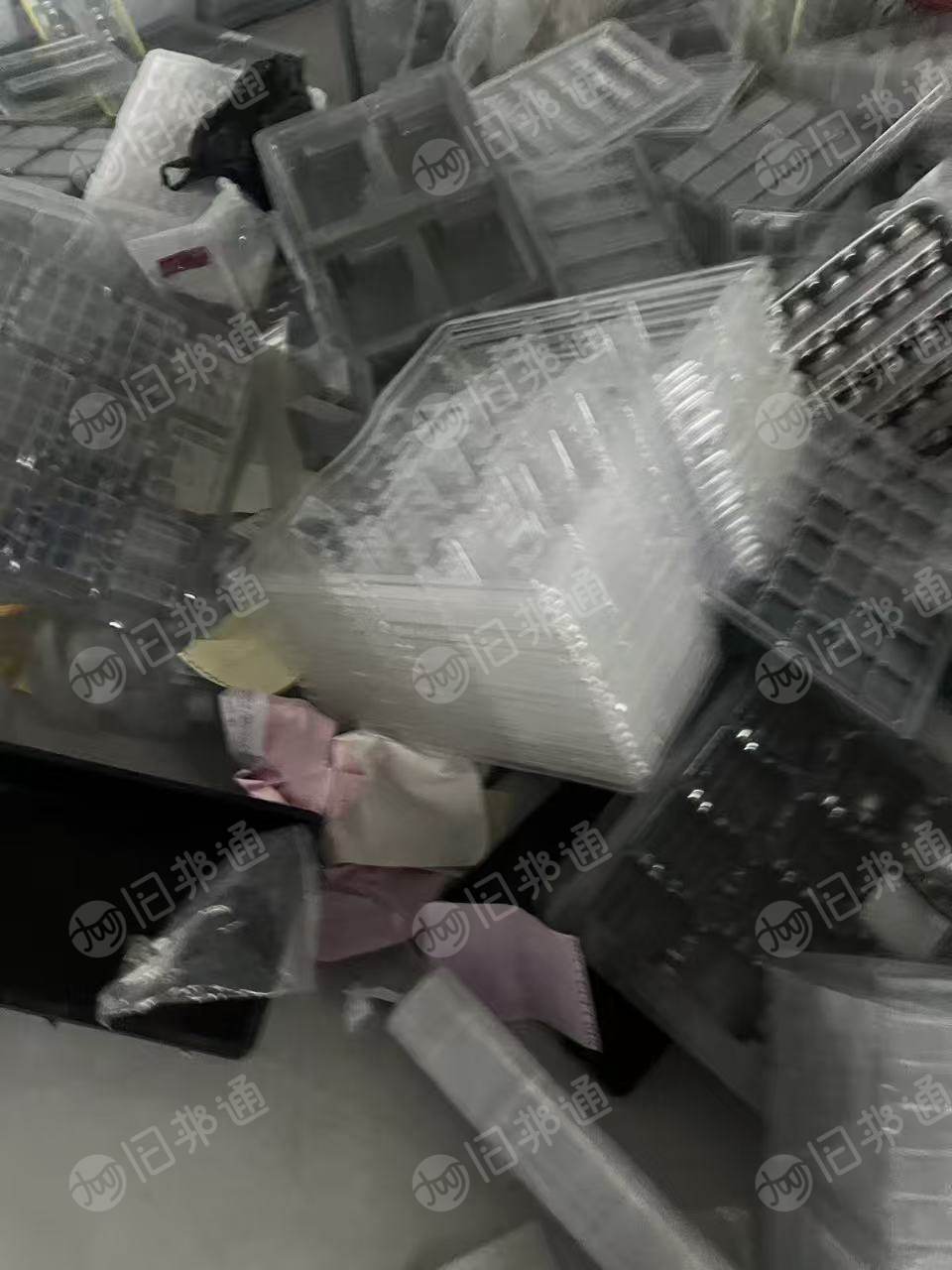 出售PET吸塑盒废料，带纸，每个月几吨