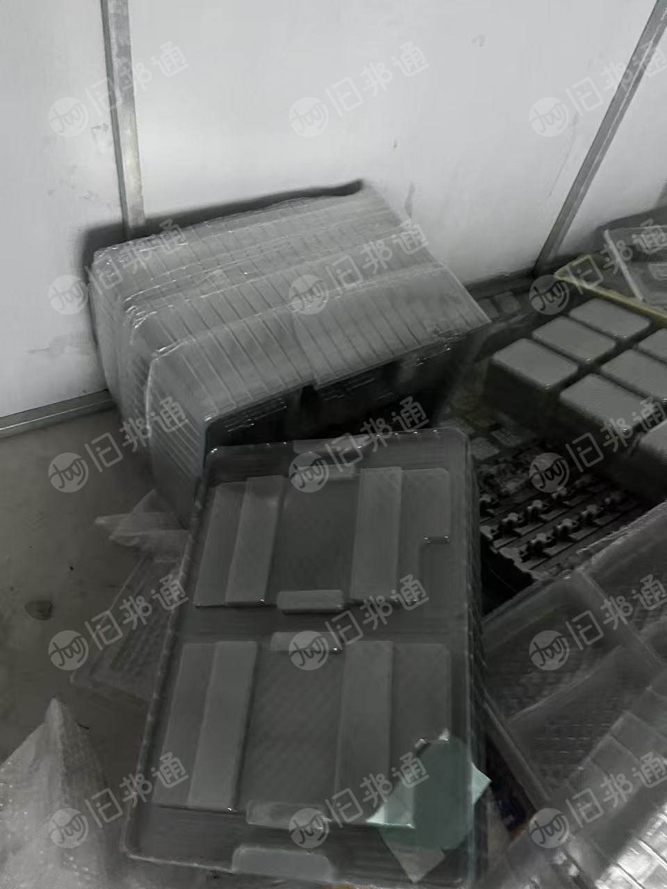出售PET吸塑盒废料，带纸，每个月几吨