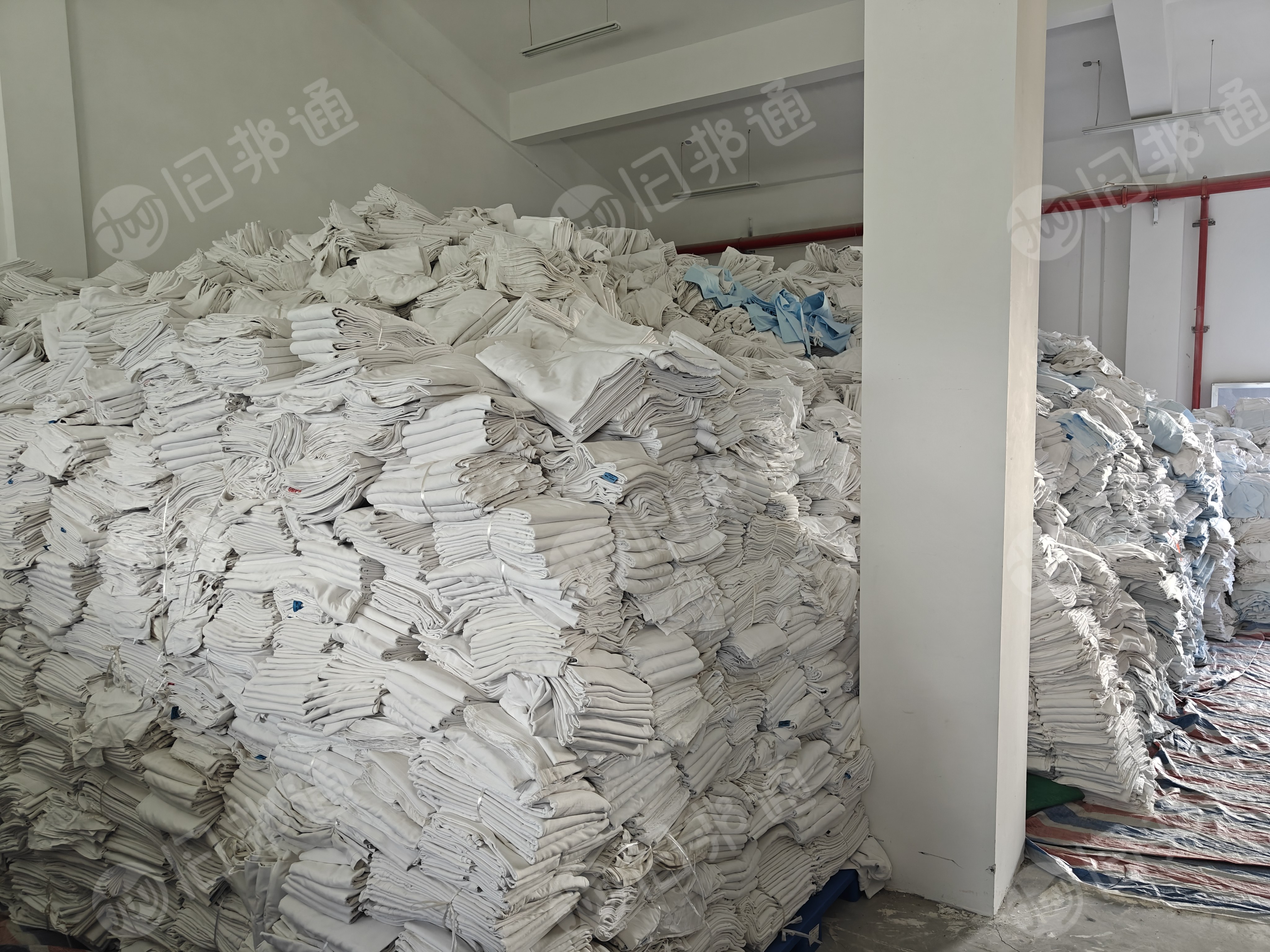现货处理火车上下来的卧铺三件套，有纯棉床单被套枕套，江西南昌有90吨，福建厦门有30吨，全部处理