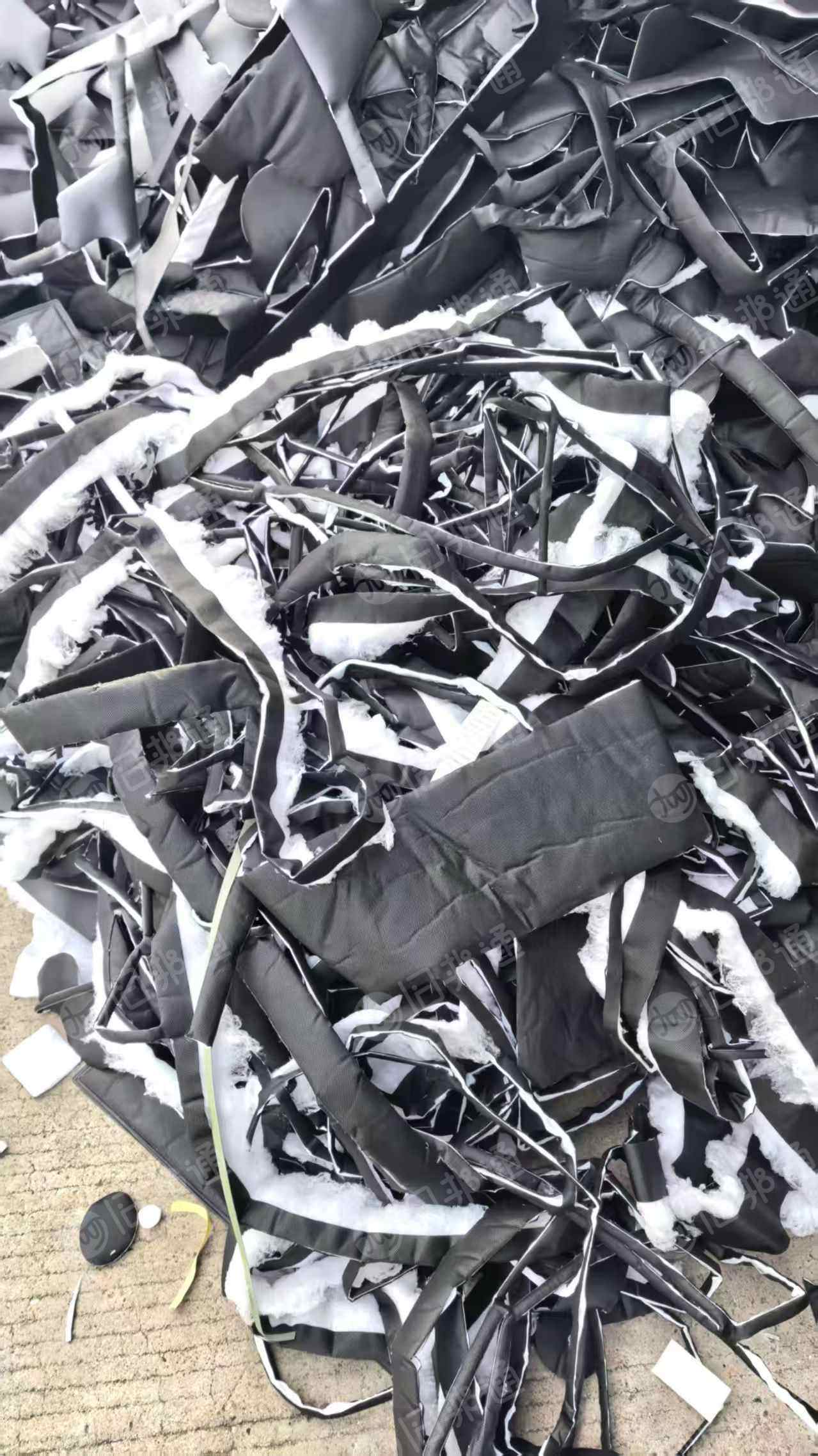 长期出售黑白色PP双组份隔音棉，隔音棉下脚料，丙纶料，可以造粒用，月供30来吨