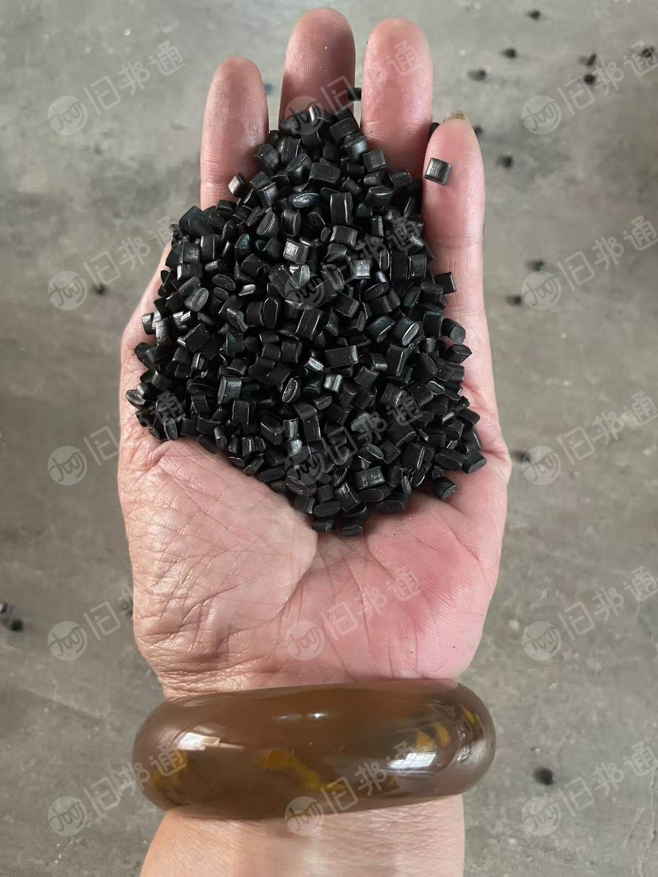 长期出售洗水黑PE颗粒，过80目网，现货够车