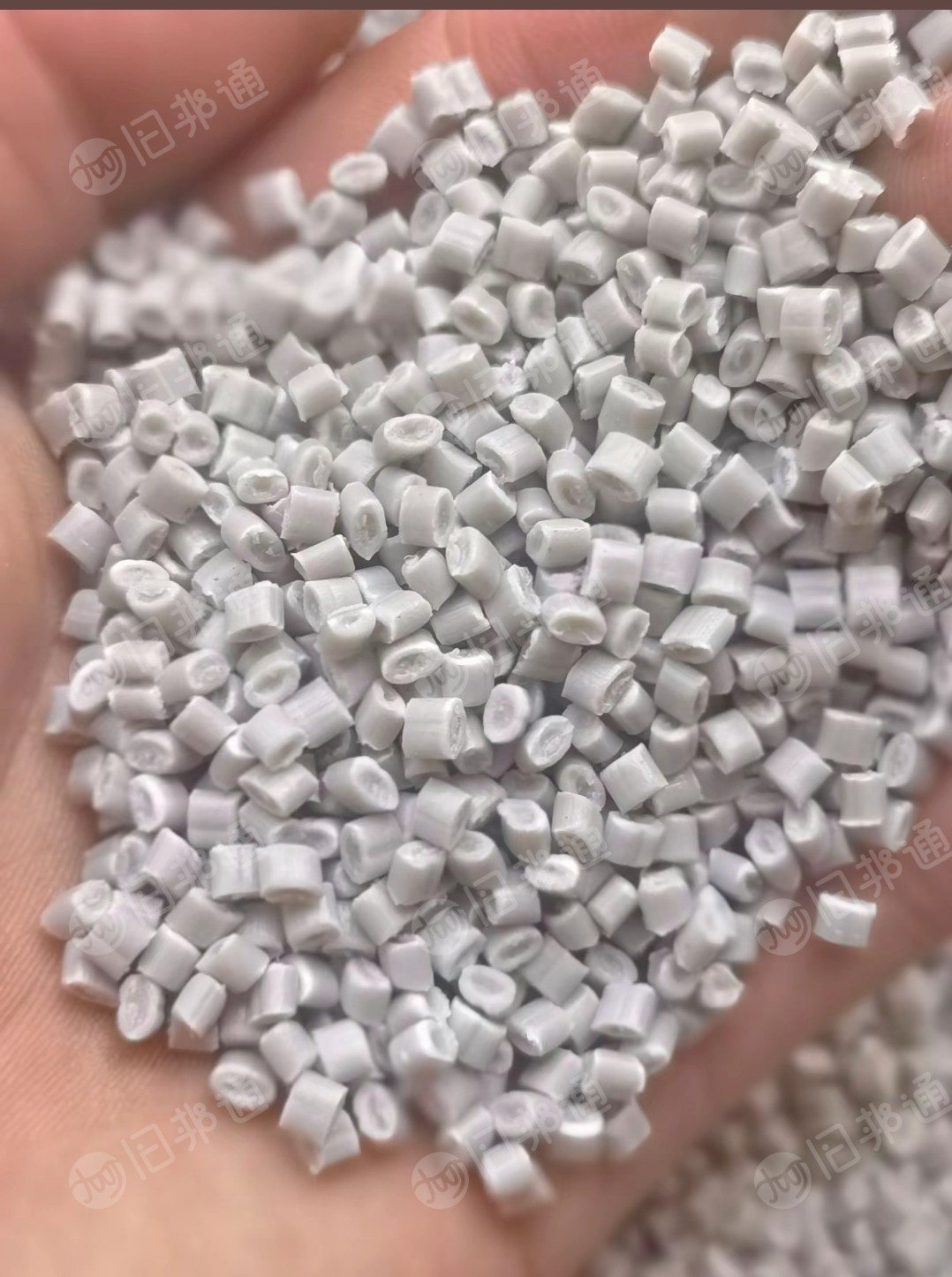 出售乳白pp打包带颗粒，过60目