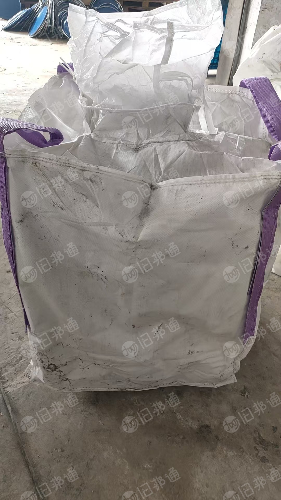 出售装电池粉吨包含铝塑膜，都是装正极粉下来的，月供30吨