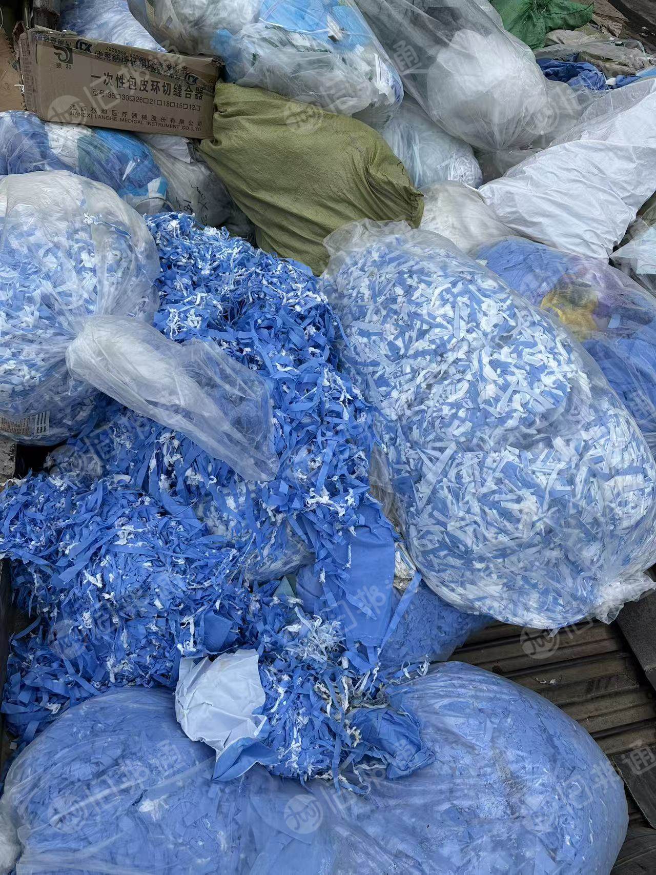 出售服装厂无纺布边料,线头料,现货40吨,可用于炼油