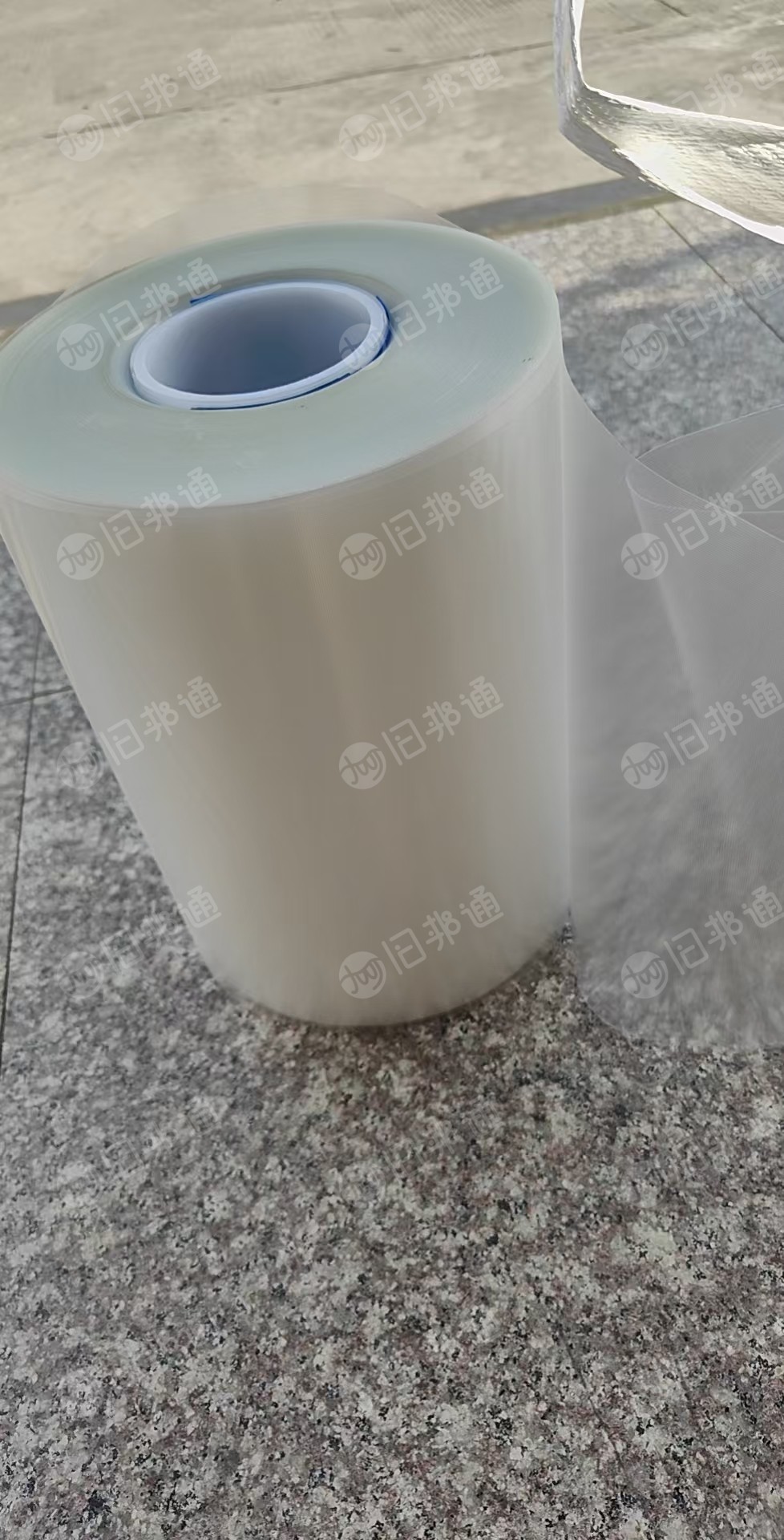 出售pet复合卷膜毛料，不含胶，单层的，可以做扫把丝，现货70吨
