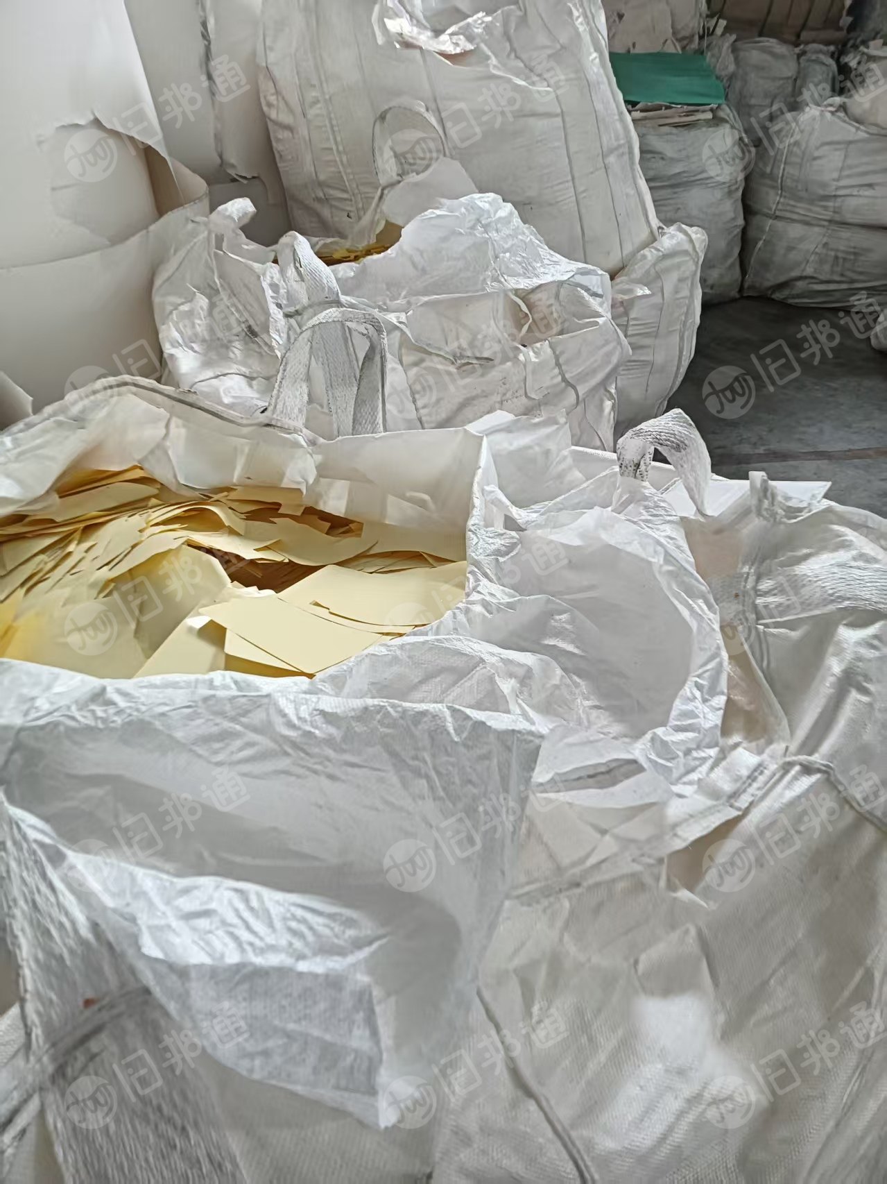 出售光伏厂下来的黄色淋膜纸，吨袋装