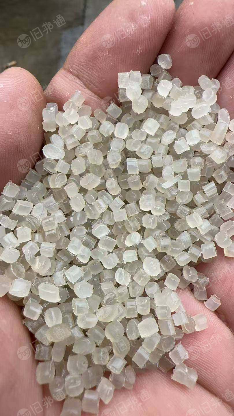 长期出售高压一级颗粒,120目滤网,缠绕膜加平板膜颗粒,吹膜无晶点。价格5200/吨月供350吨