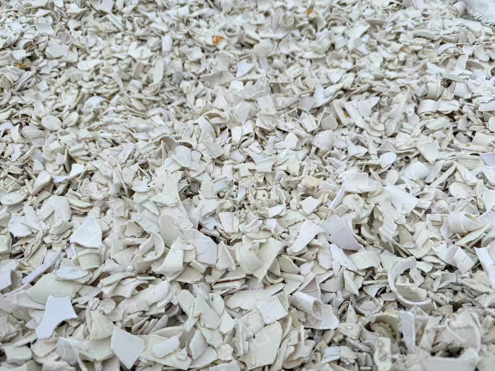 长期出售PVC大小管破碎料，4.6的统管