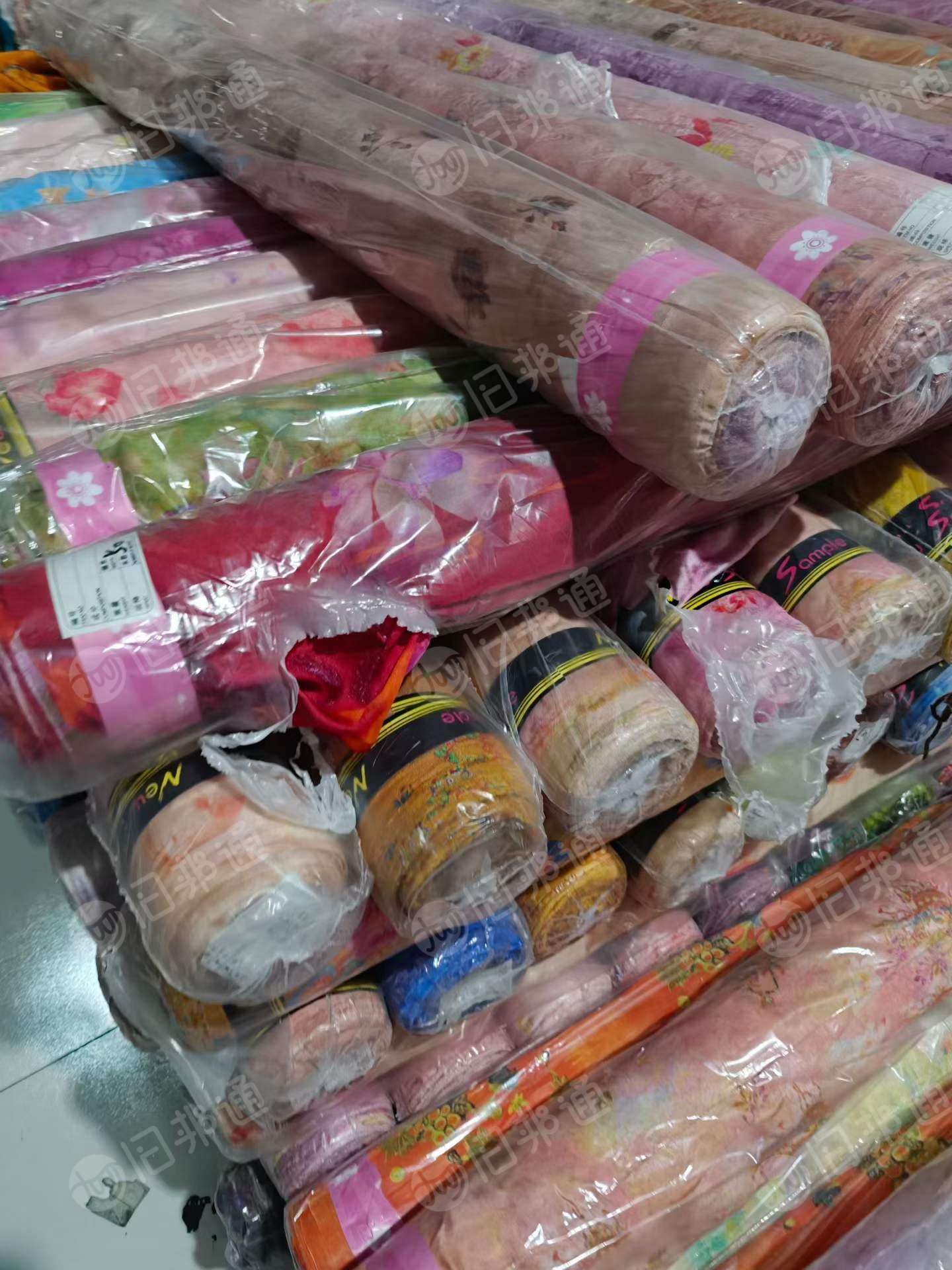长期出售浮光锦印花卷布，浮光锦，门幅1.5，400公斤左右，在浙江杭州