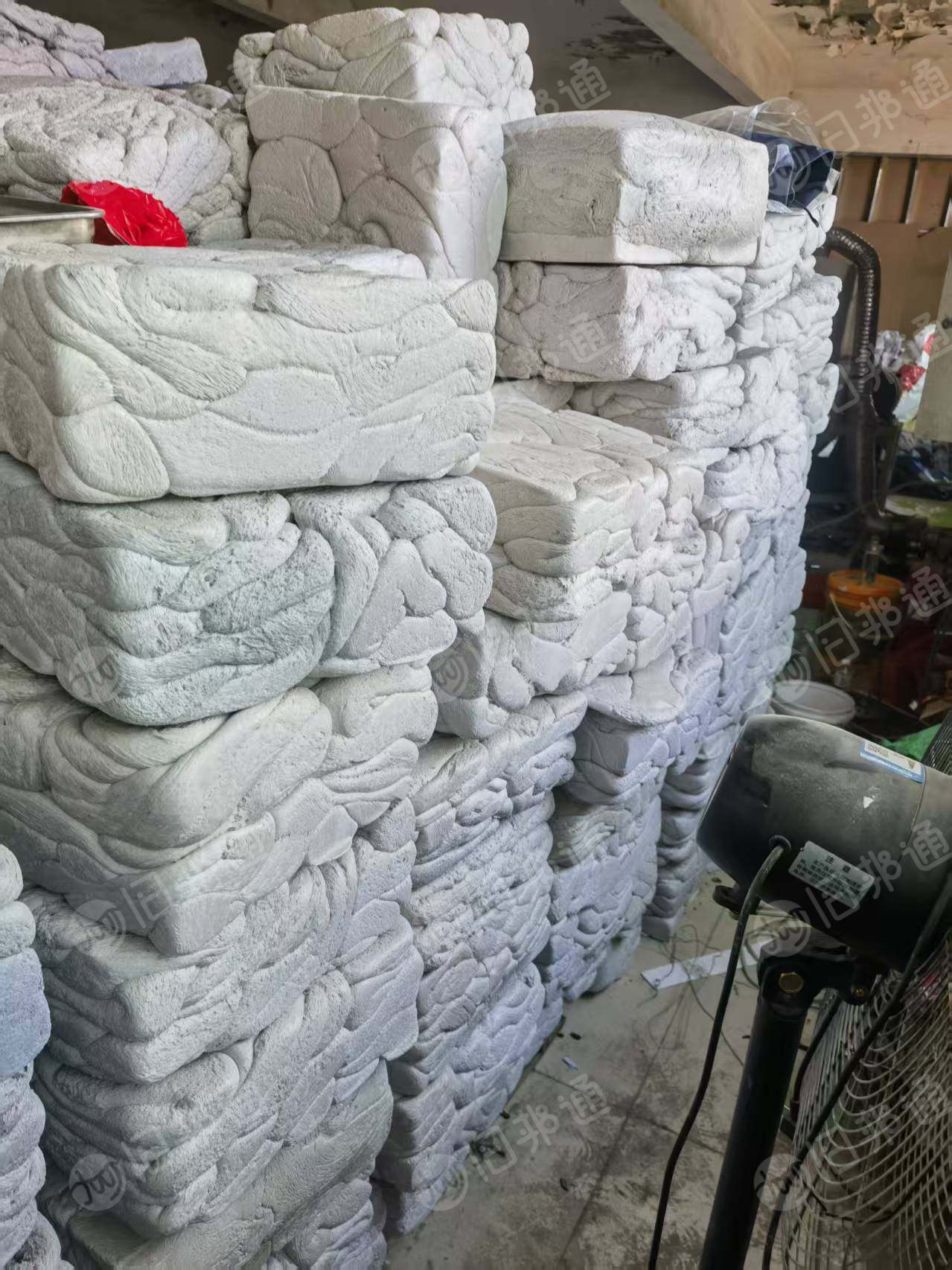 长期出售KT板热熔块，月供十多吨