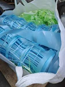 长期求购pet涂层膜废料，卷膜最好要厚的，清洗破碎用，月需求600吨