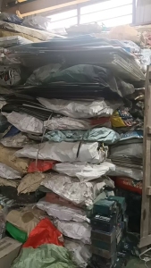 出售亚克力废料，现货七八吨