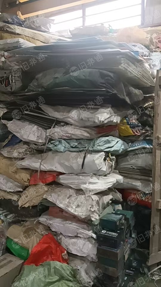 出售亚克力废料，现货七八吨