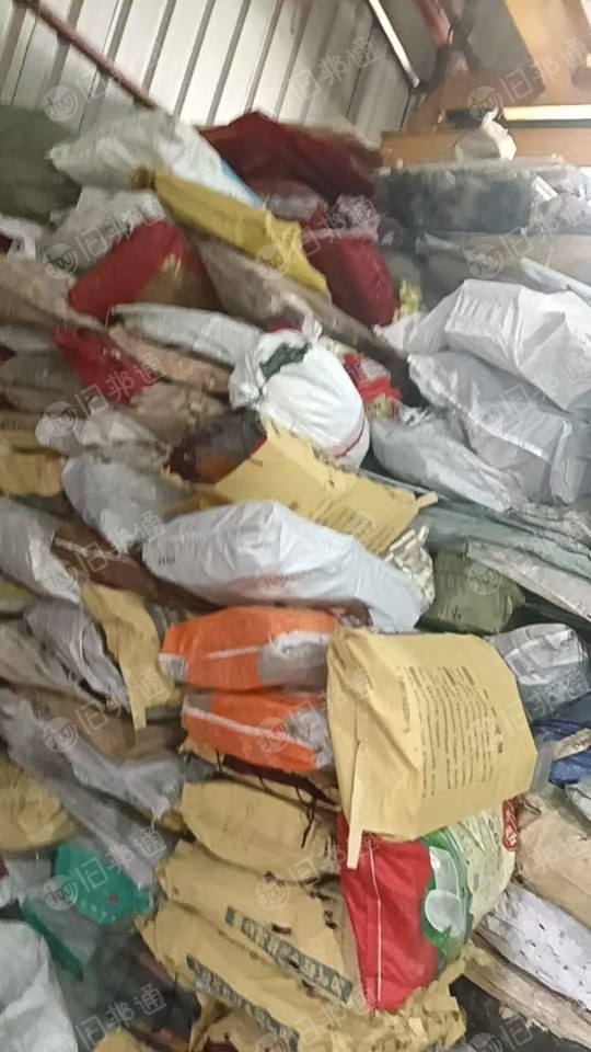 出售亚克力废料，现货七八吨