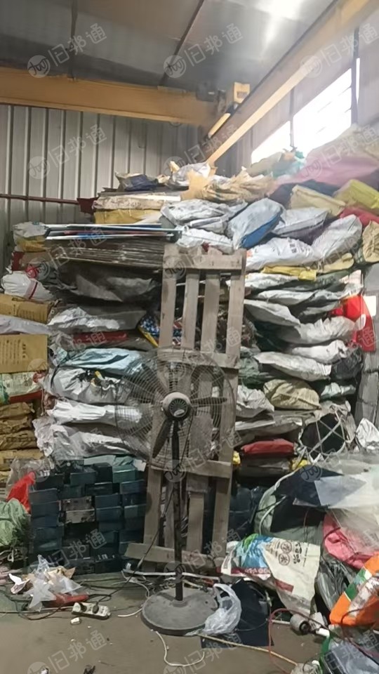 出售亚克力废料，现货七八吨
