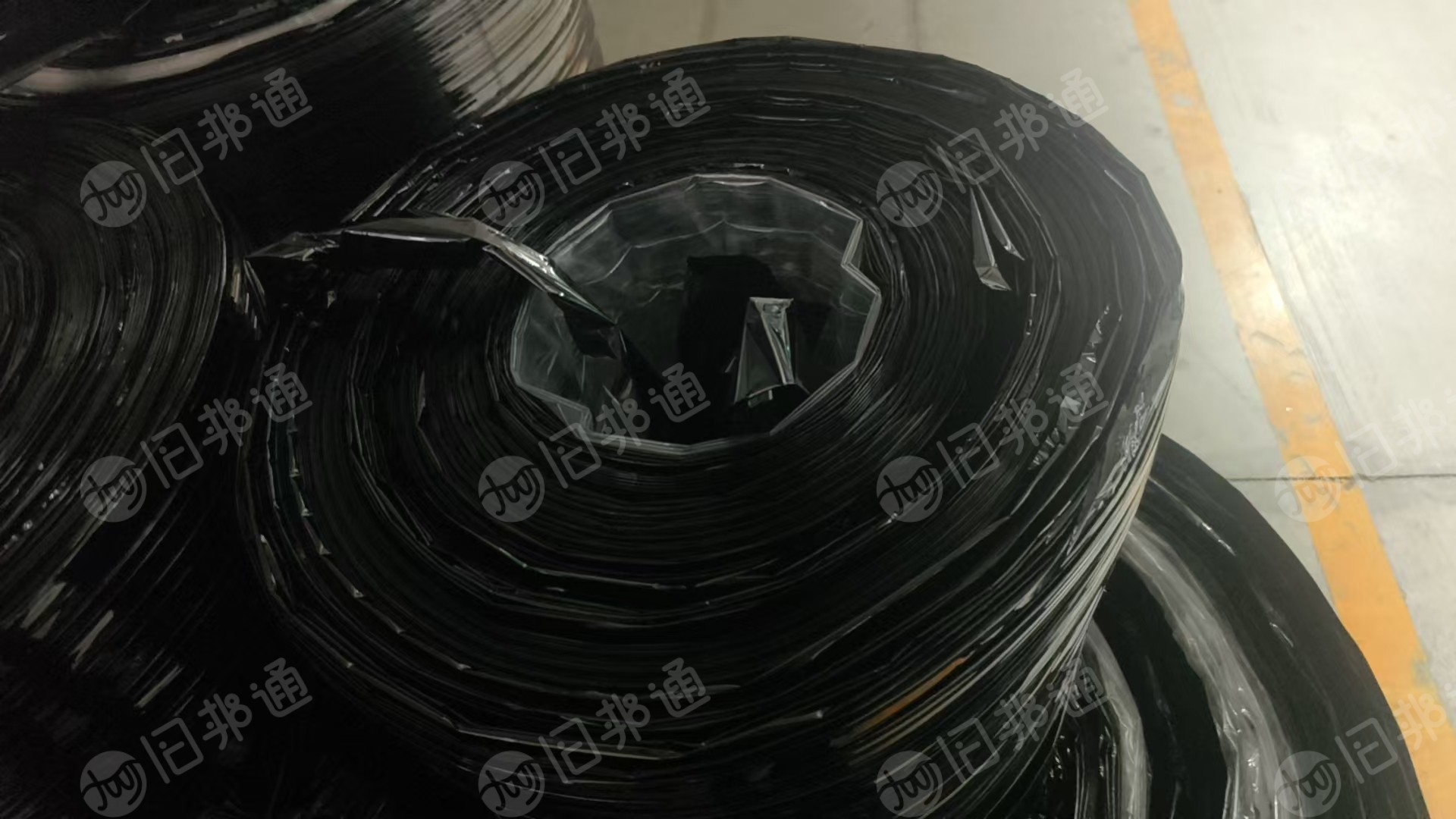 出售黑色PET膜，不带胶，现货够车