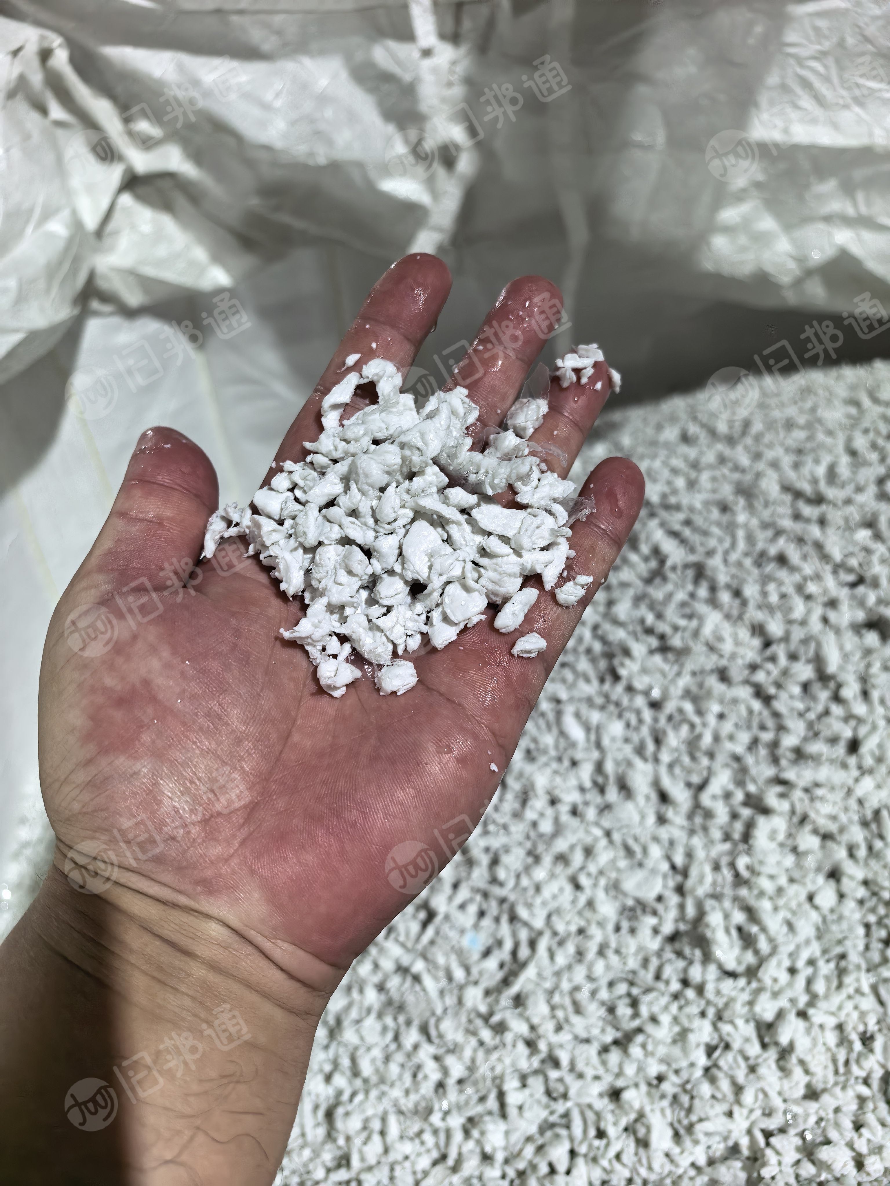 长期大量出售pet膜泡，pet泡料，涤纶泡料，货在河北保定