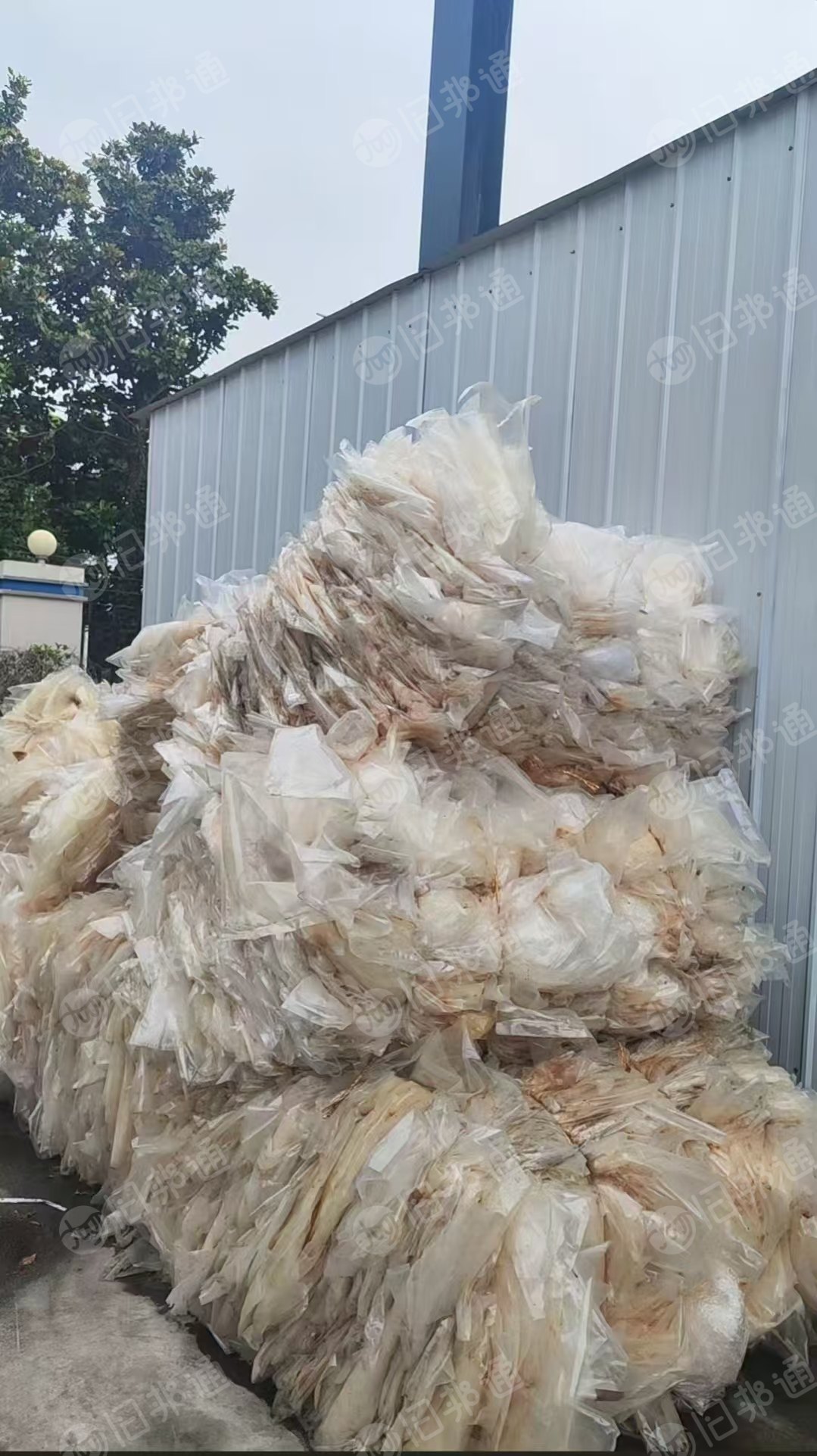 出售水洗高压尼龙袋，装椰子水下来的，出成8个多，现货七八吨
