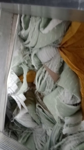 长期出售浅色床垫边角料，空心丝，现货有十几吨，货在江苏常州
