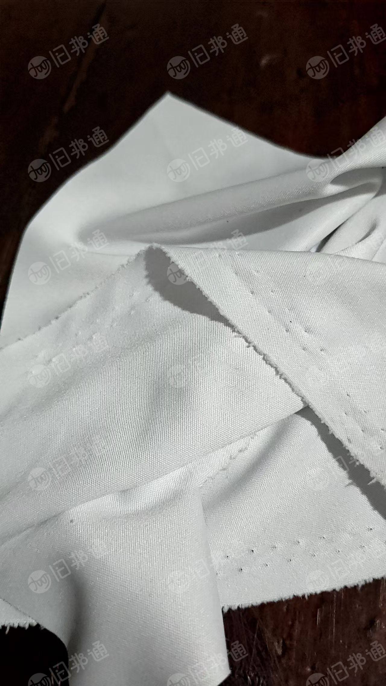 长期出售做眼镜布下来的涤锦废布，涤锦边角料，涤50锦纶50，现货十几吨，货在江苏无锡