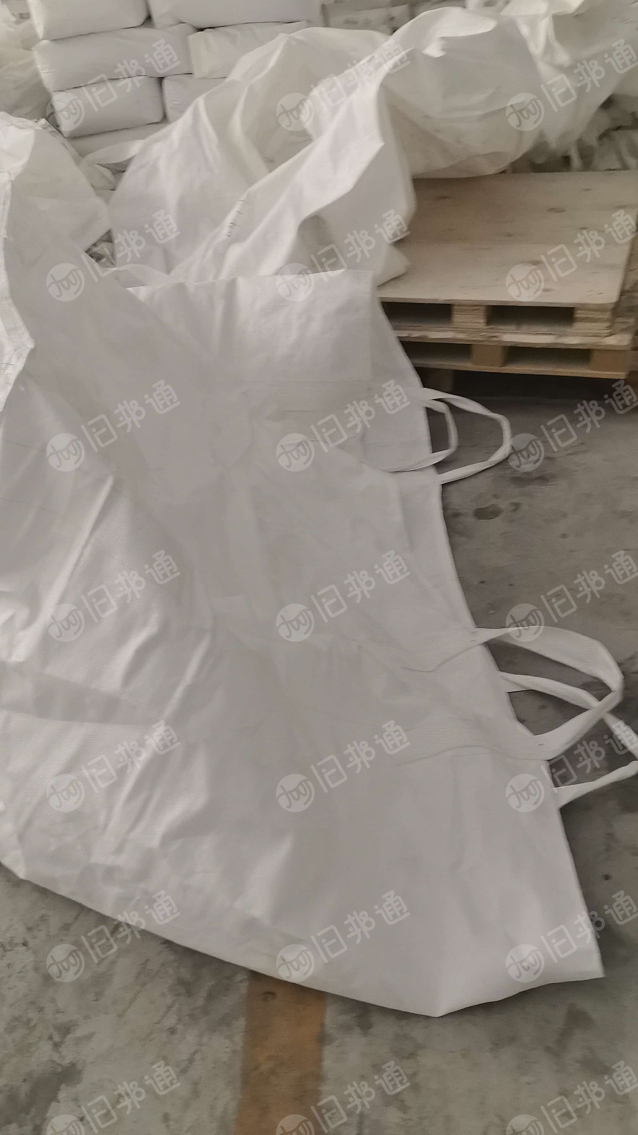 长期出售1.1*1.1*1.1规格的吨包带，只能装半吨货，厂家直接下来的，一个月有200-300条