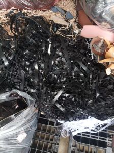 长期出售EVA边角料废料，自己鞋厂下来的，每一月都有一车4.2一车