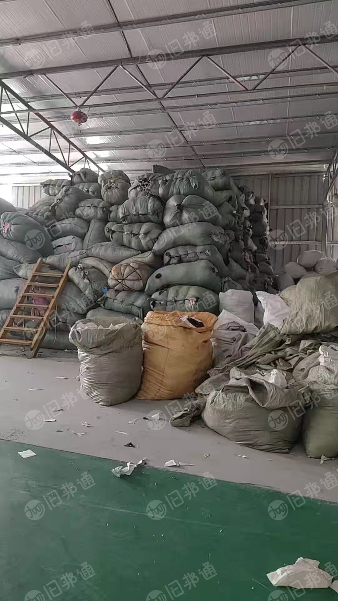 出售各种混合泳衣碎布，瑜伽服，现货100多吨