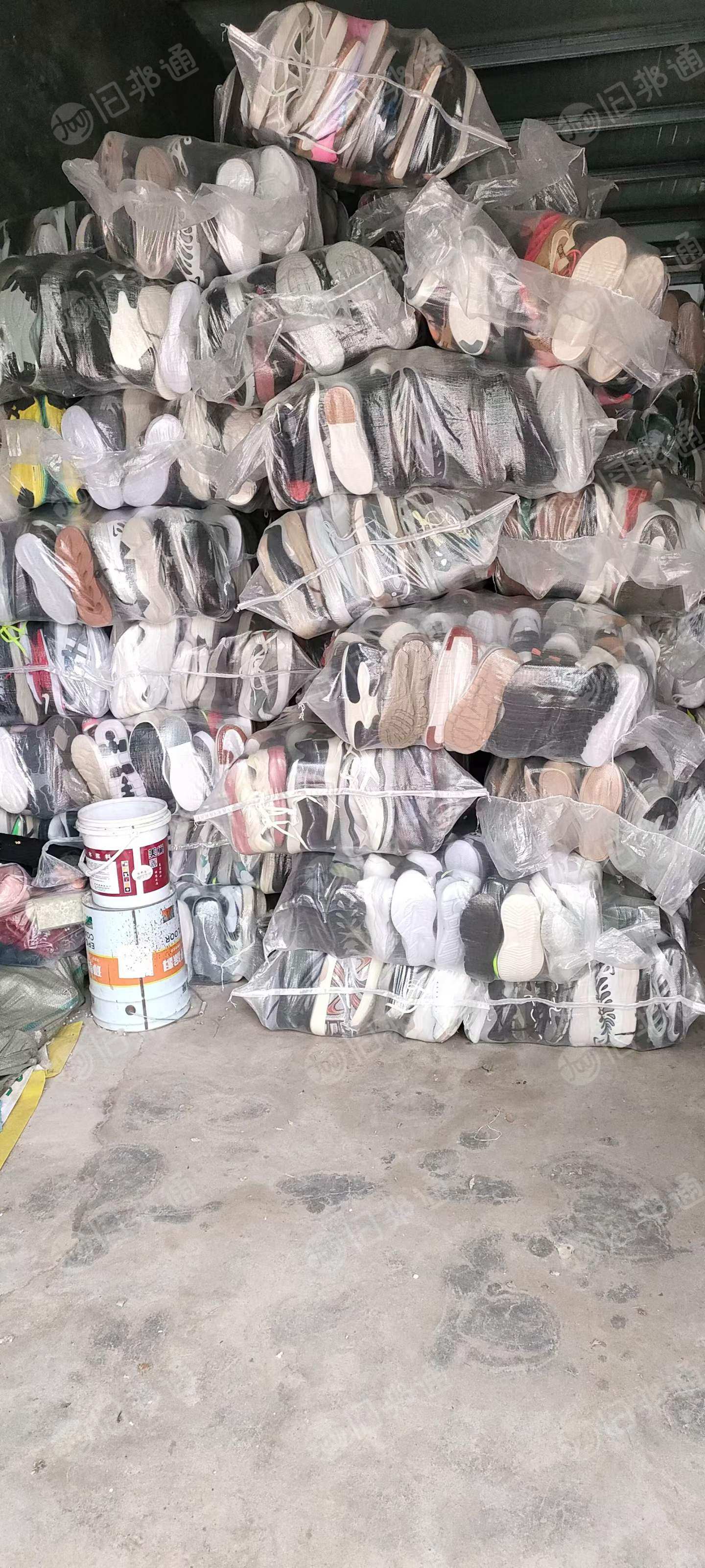 长期出售各种二手鞋子，运动鞋，高跟鞋，国际鞋，皮鞋等，月供几百吨，在山东济南