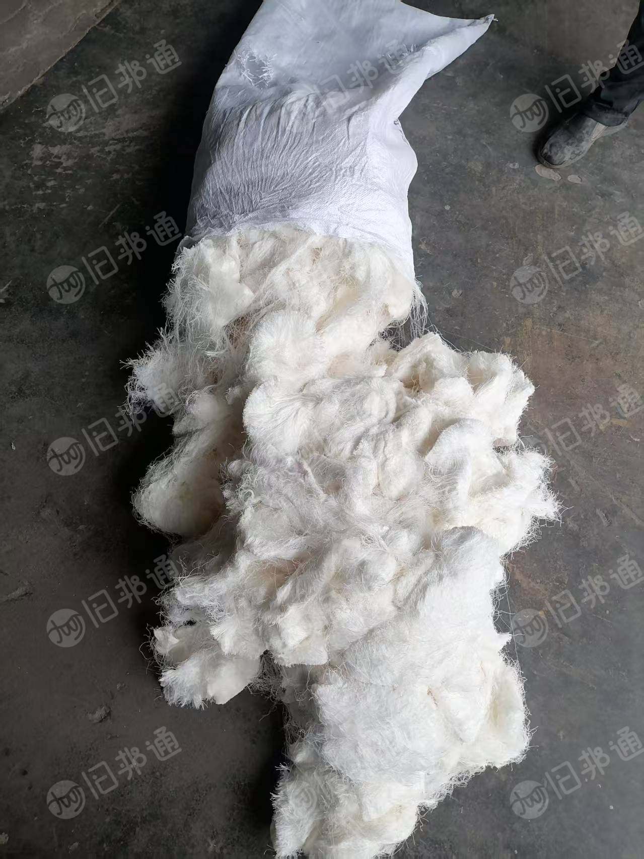 长期出售纯棉包芯纱，纯棉开刀纱，纯棉废纱，有的有含钓鱼丝，有分开