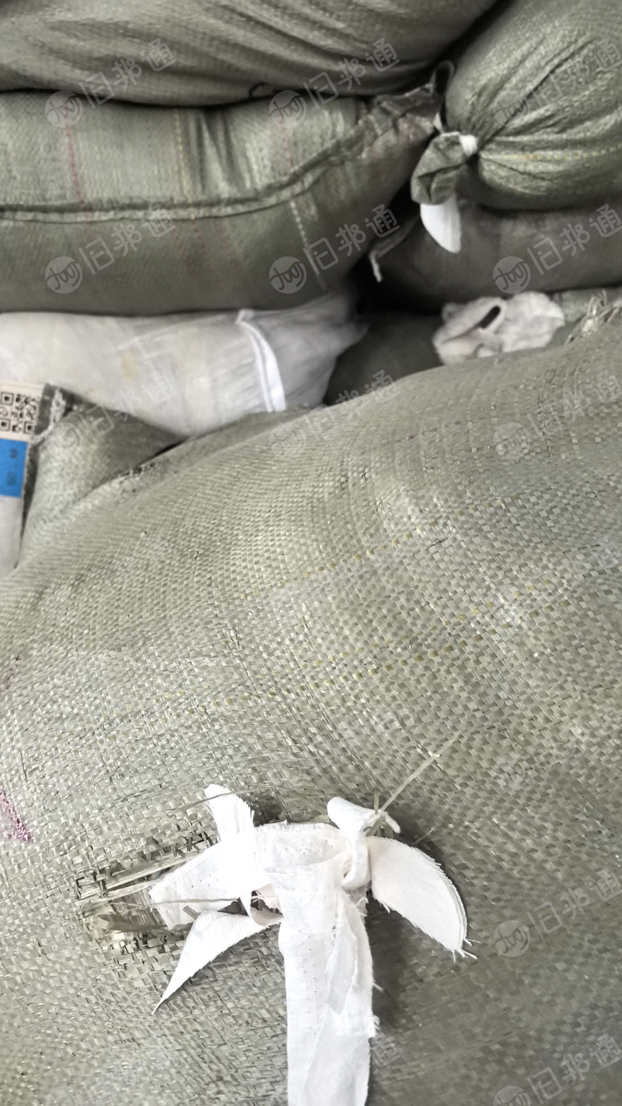 长期大量出售涤棉废布，白色开花料，本白跟漂白没有分开，货在湖北天门